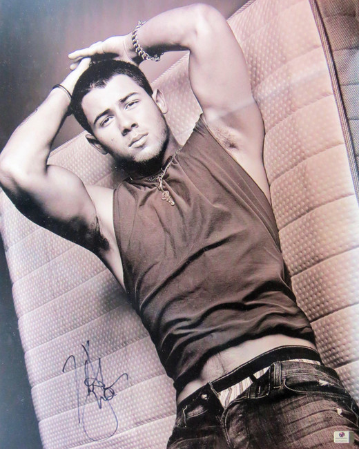 Nick Jonas Signed Autographed 16X20 Photo Sexy B/W Tank Top Jeans GV796505