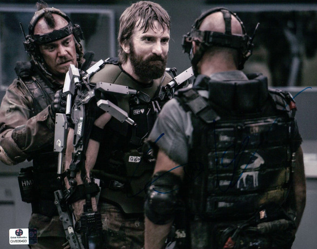 Sharlto Copley Signed Autographed 8X10 Photo Elysium in Armor GV806493