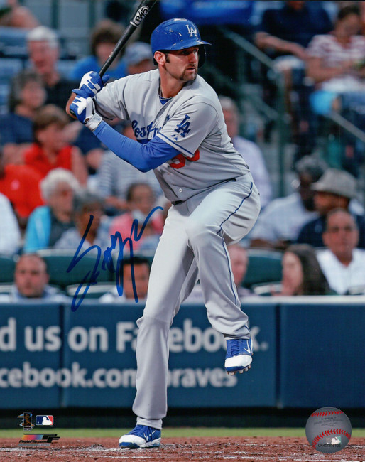 Scott Van Slyke Signed Autographed 8X10 Photo LA Dodgers Road At Bat w/COA