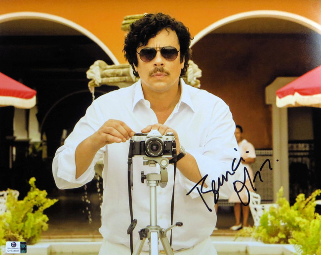 Benicio Del Toro Signed Autographed 11X14 Photo Escobar: Paradise Lost GV834886