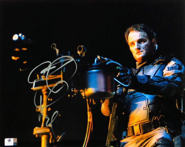 Jason Clarke Autographed 11X14 Photo Terminator: Genisys Gatling Gun GV834878