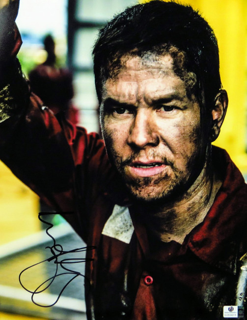 Mark Wahlberg Autographed 11X14 Photo Transformers: Age of Extinction GV834918