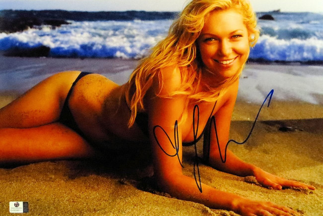 Laura Prepon Signed Autographed 10X15 Photo That 70s Show Sexy in Sand GV830611