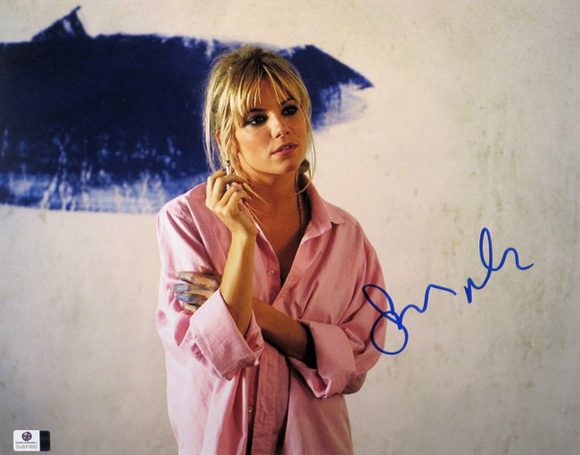 Sienna Miller Signed Autographed 11X14 Photo Sexy Smoking Pink Shirt GV837850