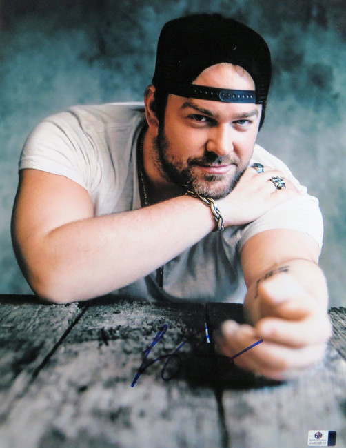 Lee Brice Signed Autographed 11X14 Photo Sexy Close-up Backwards Cap GV838810