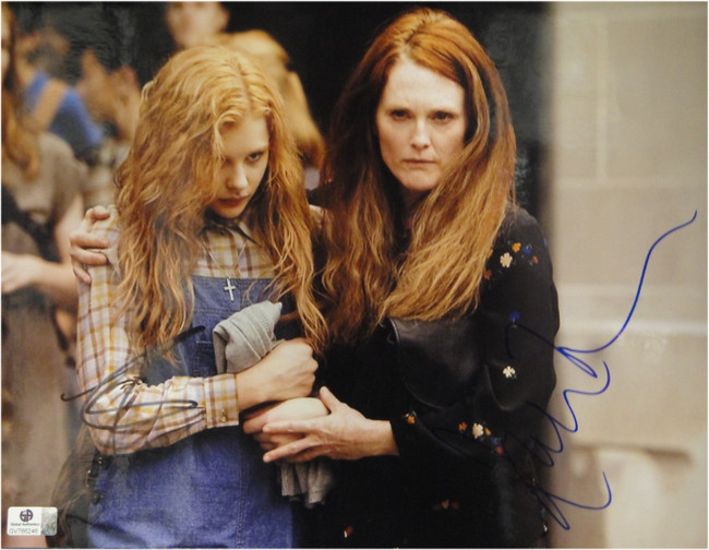 Chloe Moretz Julianne Moore Signed 10x13 Photo Dark Shadows If I Stay GA766246