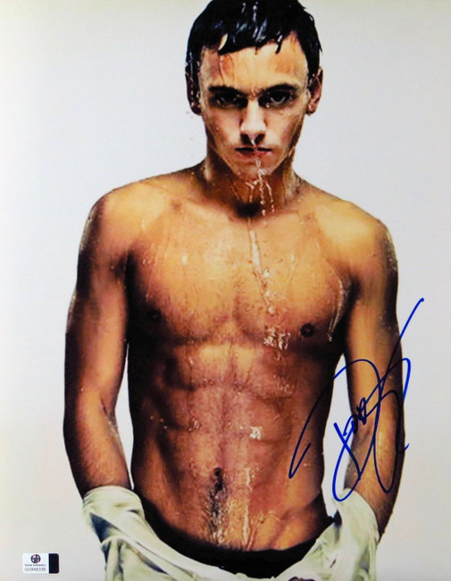 Tom Daley Signed Autographed 11X14 Photo Sexy Gorgeous Soaked Water GV848336