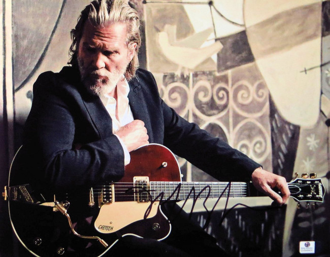 Jeff Bridges Signed Autographed 11X14 Photo Crazy Heart w/Guitar GV848400