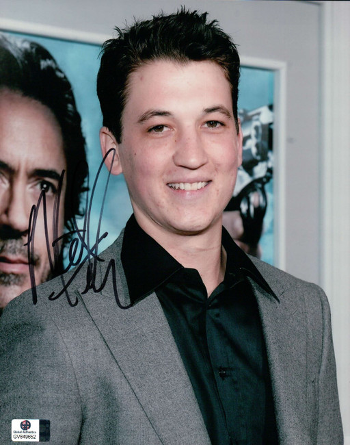 Miles Teller Signed Autographed 8X10 Photo Sexy Smile Pose War Dogs GV849652