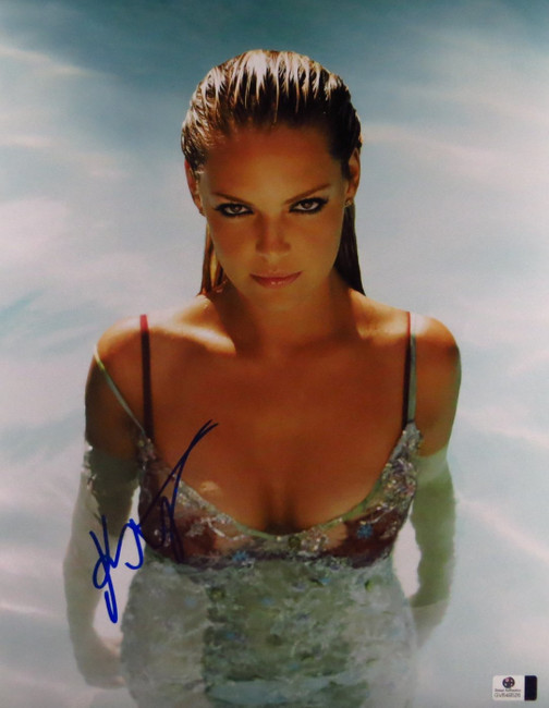 Katherine Heigl Signed Autographed 11X14 Photo Gorgeous Sexy in Water GV849526