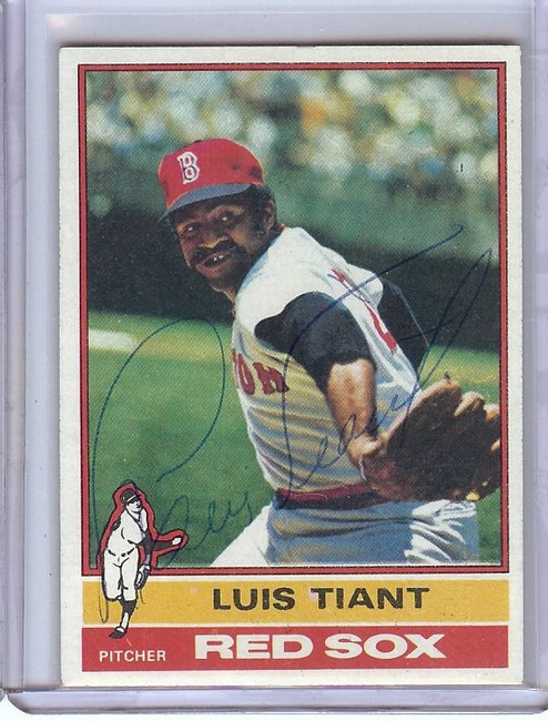 Luis Tiant Signed Autographed Trading Card 1976 Topps Red Sox GX31114