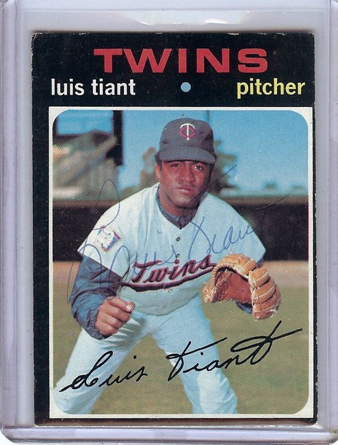 Luis Tiant Signed Autographed Trading Card 1970 Topps Twins GX31120