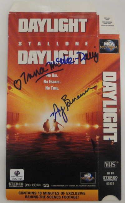 Amy Brenneman Trina McGee Davis Signed VHS Cover Daylight  GV541745