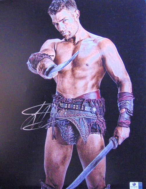 Liam McIntyre Signed Autographed 11X14 Photo Spartacus Dual Swords GV706730