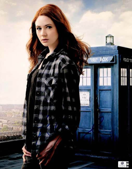 Karen Gillan Signed Autographed 11X14 Photo Dr. Who Amy Pond Tardis GV749195