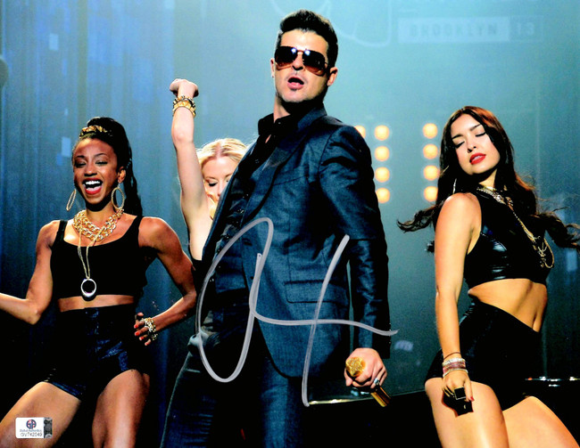 Robin Thicke Signed Autographed 11X14 Photo Performing Blurred Lines GV742049