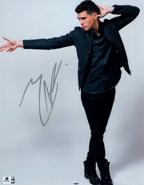 Zabdiel DeJesus Signed Autographed 11X14 Photo CNCO Hand Out Pose GV907980