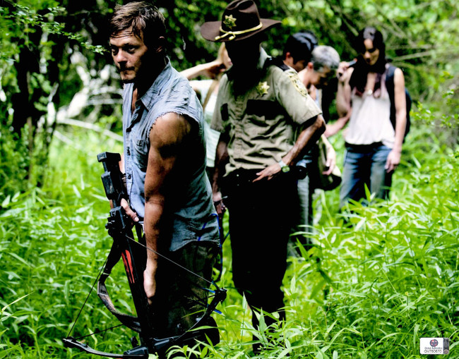 Norman Reedus Signed Autographed 11X14 Photo The Walking Dead Crossbow GV750670