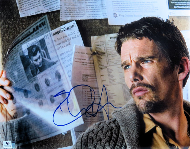 Ethan Hawke Signed Autographed 11X14 Photo Sinister Close-Up GV793708