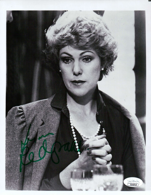 Lynn Redgrave Signed Autographed 8X10 Photo Legendary Actress JSA UU45715