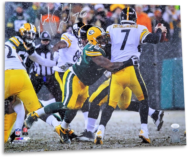 Mike Daniels Autographed 16X20 Photo Green Bay Packers Snow Tackle JSA AB55158