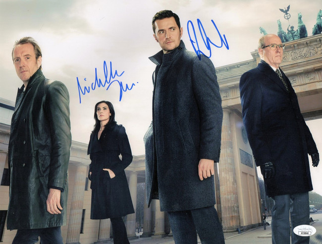 Richard Armitage Michelle Forbes Signed 11X14 Photo Berlin Station JSA AF20840