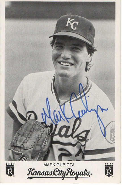 Autographed WILLIE WILSON Kansas City Royals 1988 Fleer Card - Main Line  Autographs