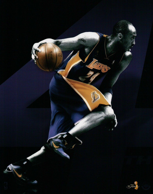 Kobe Bryant Unsigned 8X10 Photo Photograph Black NBA Finals UDA Custom Design