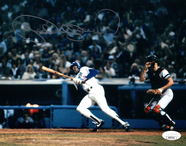 Pedro Guerrero Signed Autographed 8X10 Photo Dodgers World Series Swing High JSA
