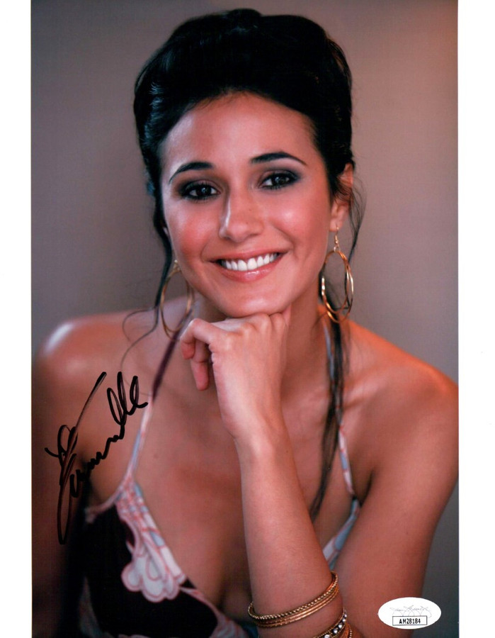 Emmanuelle Chriqui Signed Autographed 8X10 Photo Sexy Hoop Earings JSA AM28184