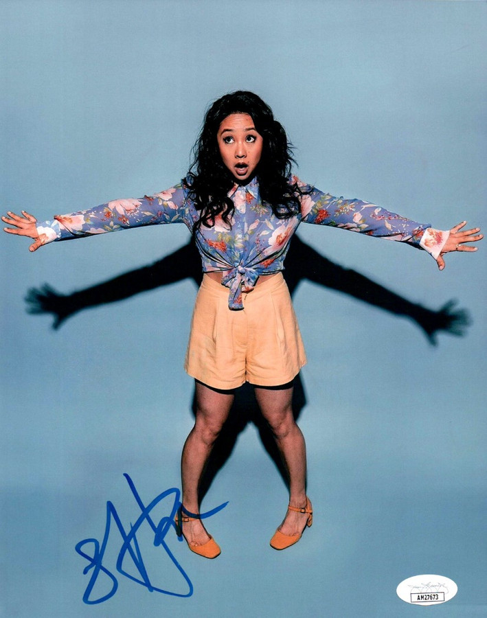 Stephanie Hsu Signed Autographed 8X10 Photo Everything Everywhere JSA AM27673