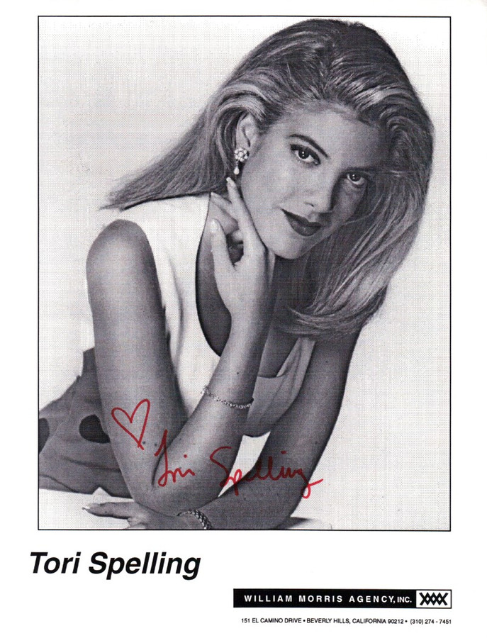 Tori Spelling Signed Autograph 8.5X11 Paper Photo Beverly Hills 90210 TMN A3747