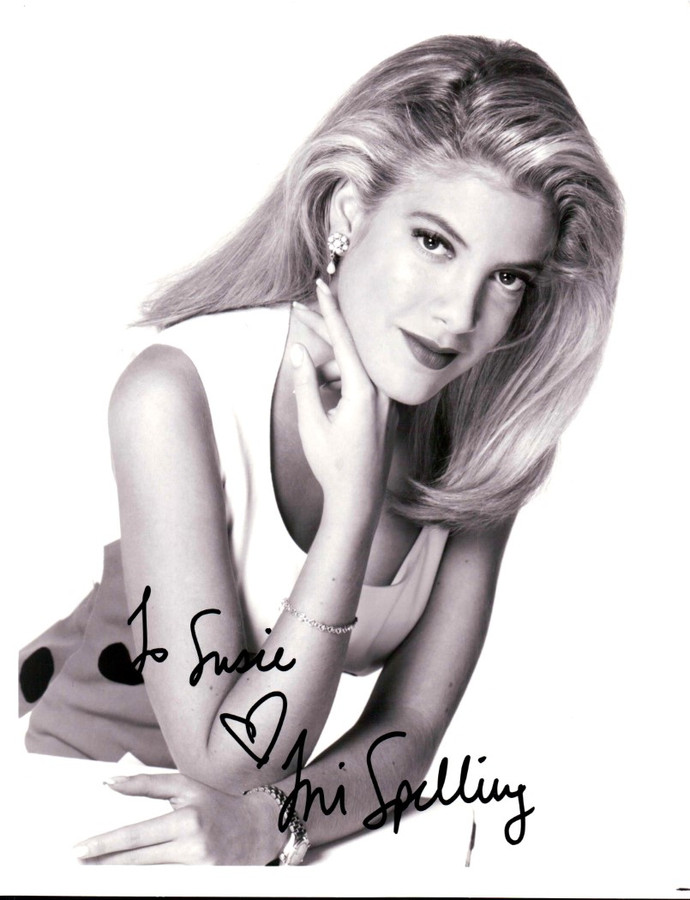 Tori Spelling Signed Autographed 8X10 Photo Beverly Hills 90210 TMN A003714