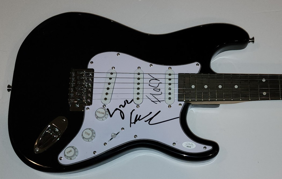 Bone Thugs-N-Harmony Signed Electric Guitar Layzie Bone Krayzie Bone +1 JSA