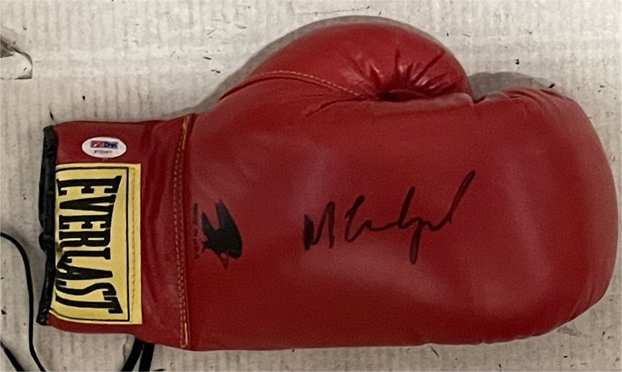 Michael Carbajal Signed Everlast Boxing Glove 5X World Boxing Champ PSA G09418
