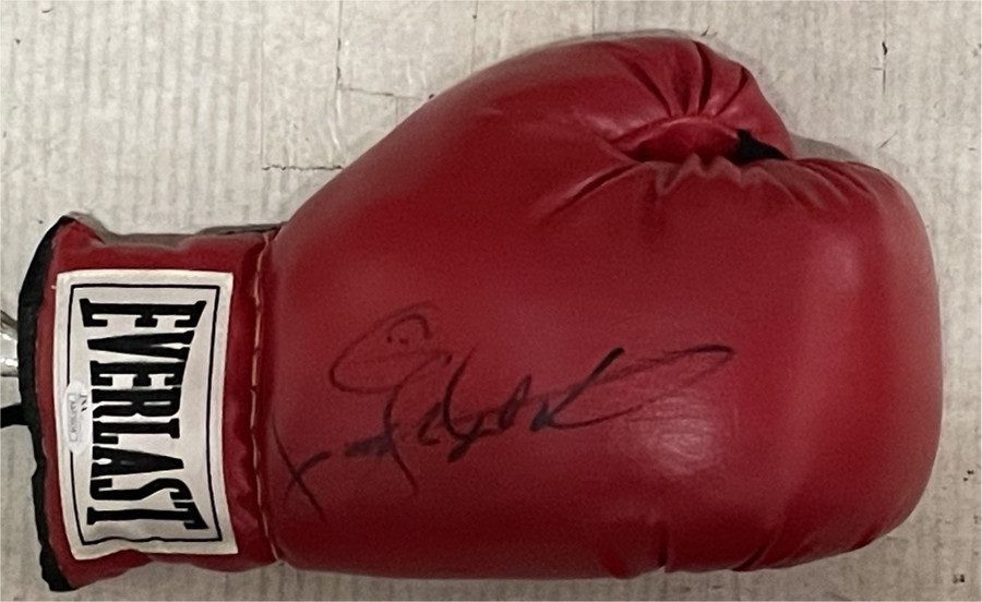 Sugar Ray Leonard Signed Everlast Boxing Glove Undisputed Welterweight Champ JSA