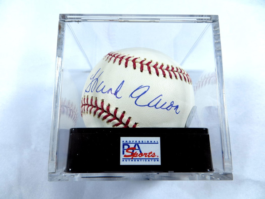 Hank Aaron Autographed Baseball  PSA/DNA Encapsulated Graded Mint+ 9.5 81381059