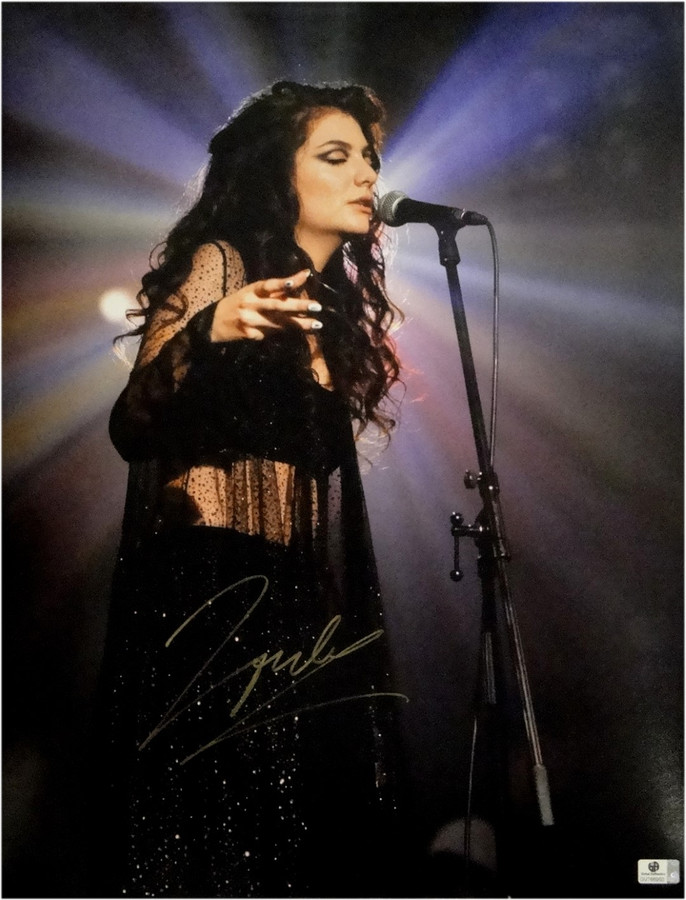 Lorde Hand Signed Autographed Huge 16x20 Photo Royal Singing Stunning GA 766950