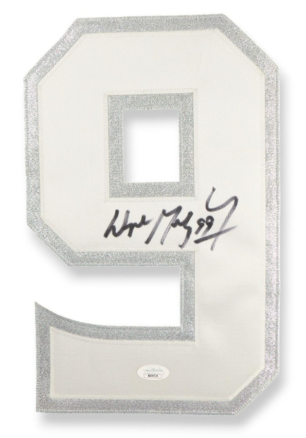 Wayne Gretzky Signed Autographed Jersey Number Patch Kings "#9" JSA XX76528