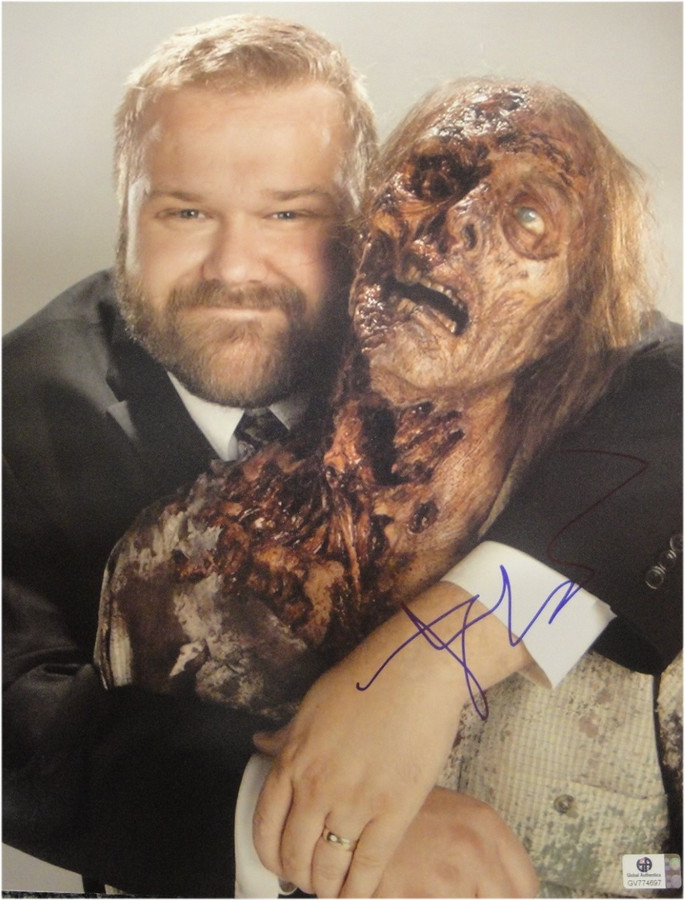 Robert Kirkman Signed Autographed 11X14 Photo Walking Dead Creator GA774697