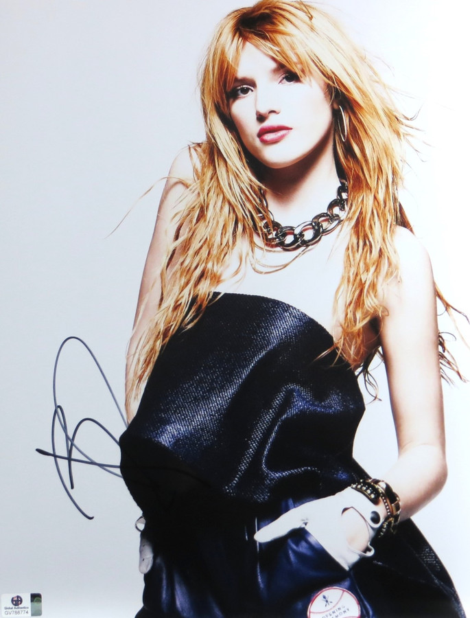 Bella Thorne Signed Autographed 11X14 Photo Gorgeous Sexy Twilight GV788774