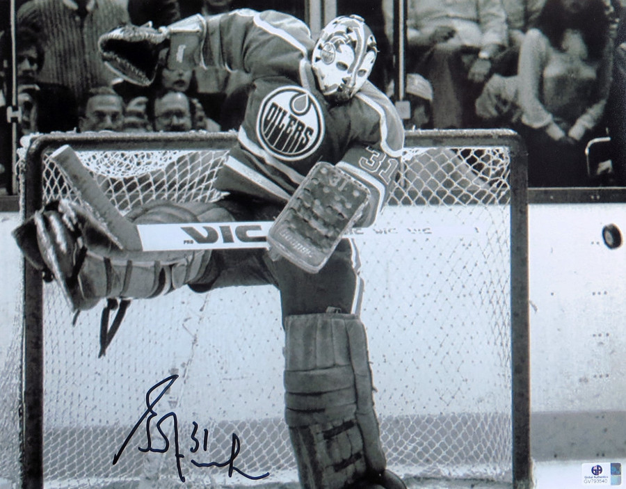 Grant Fuhr Signed Autographed 11X14 Photo Vintage Oilers Leg in Air GV793540