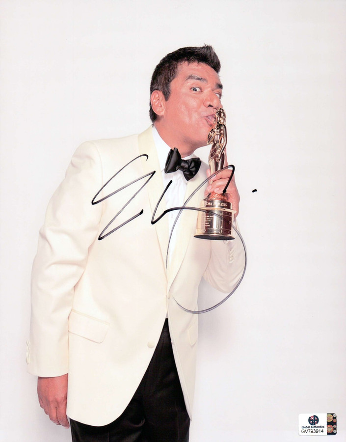 George Lopez Autographed 8X10 Photo Comedian Legend Kissing Award GV793914