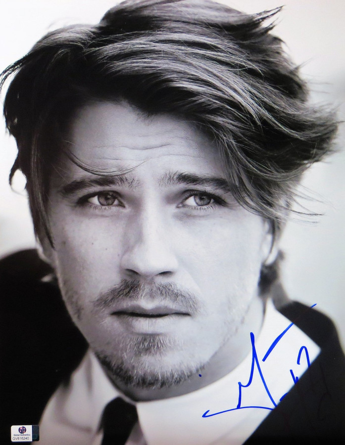 Garrett Hedlund Signed Autographed 11X14 Photo Sexy B/W Vintage Look GV816240