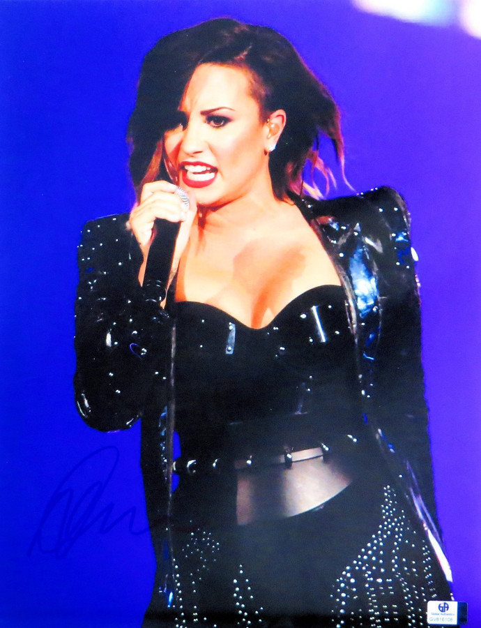 Demi Lovato Signed Autographed 11X14 Photo Sexy Singing w/Mic GV816108
