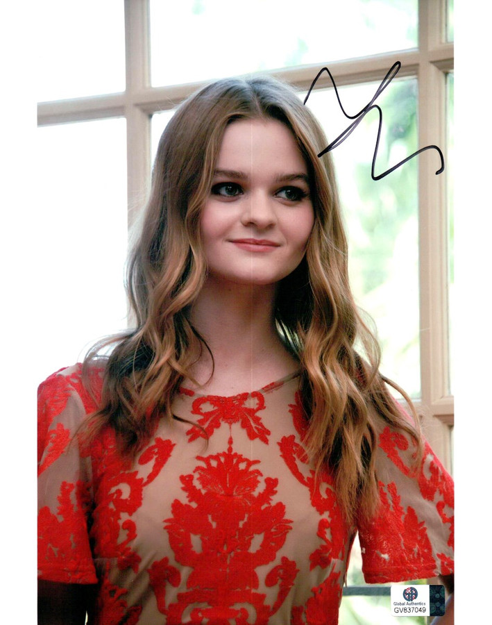 Kerris Dorsey Signed Autographed 8X10 Photo Cute Sexy Smile Red Top GV837049