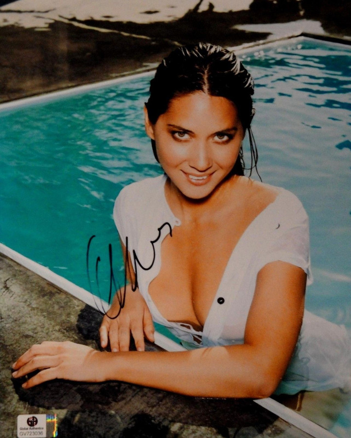 Olivia Munn Hand Signed Autograph 8x10 Photo Sexy Eyes Lips In Pool GA723036
