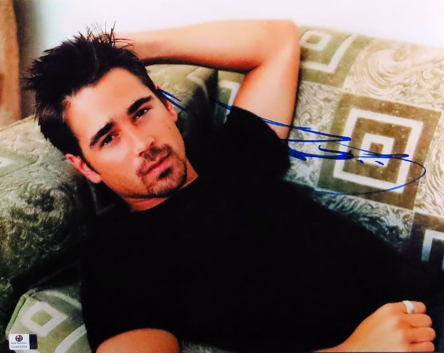 Colin Farrell Signed Autographed 11X14 Photo Sexy Handsome on Couch GV842254