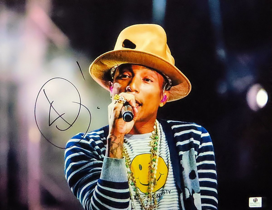 Pharrell Williams Signed Autographed 11X14 Photo Cute Singing Happy w/Hat 842110