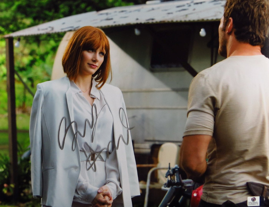 Bryce Dallas Howard Signed Autographed 11X14 Photo Jurassic World w/Pratt 849379